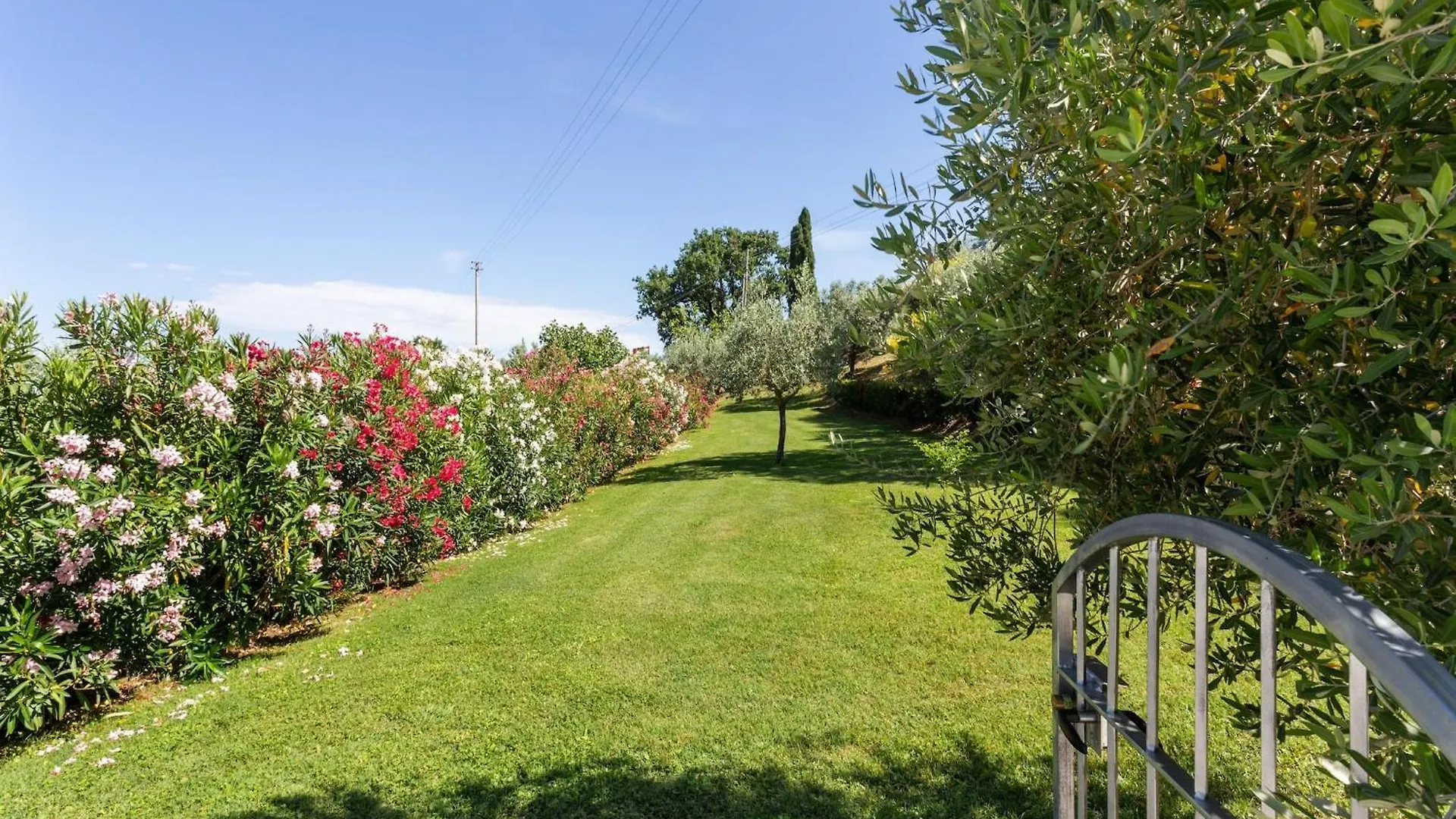Lavish Holiday Home In Volterra With Pool