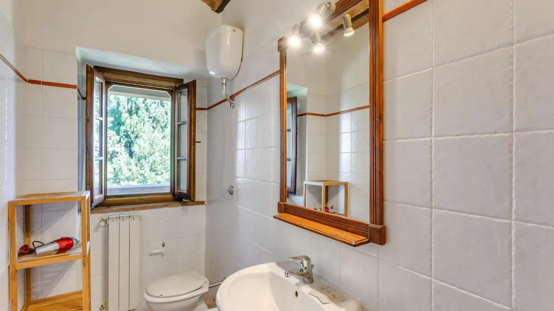 Lavish Holiday Home In Volterra With Pool Italy