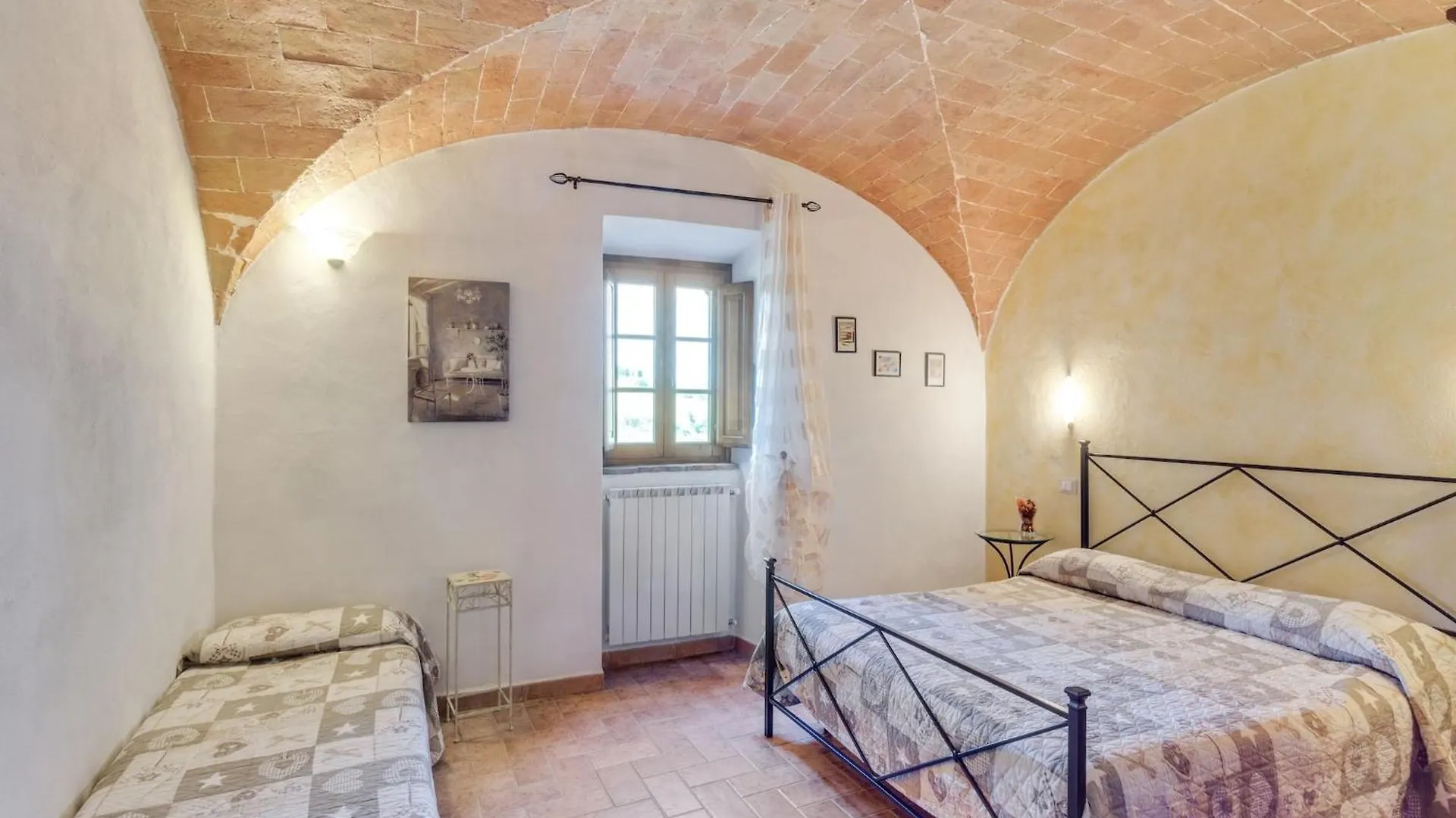 Lavish Holiday Home In Volterra With Pool Italy