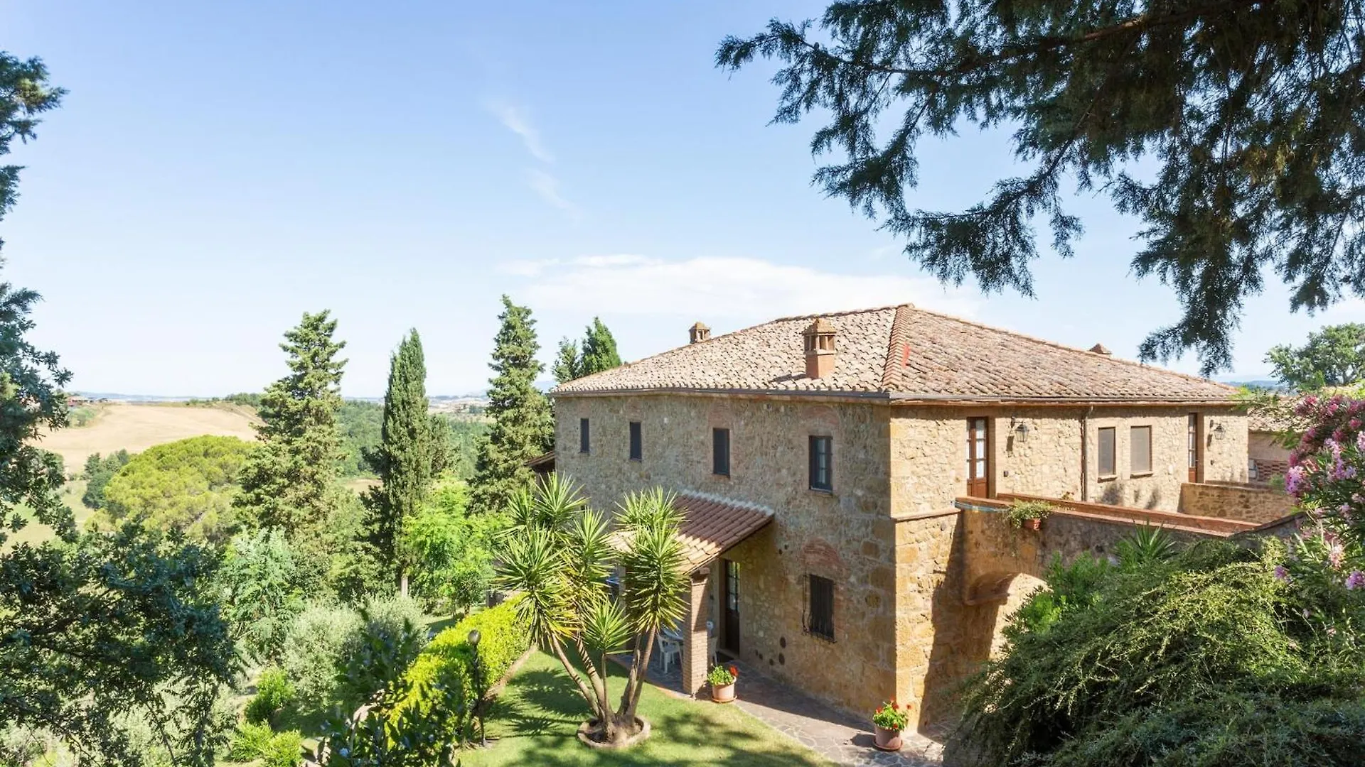 Lavish Holiday Home In Volterra With Pool