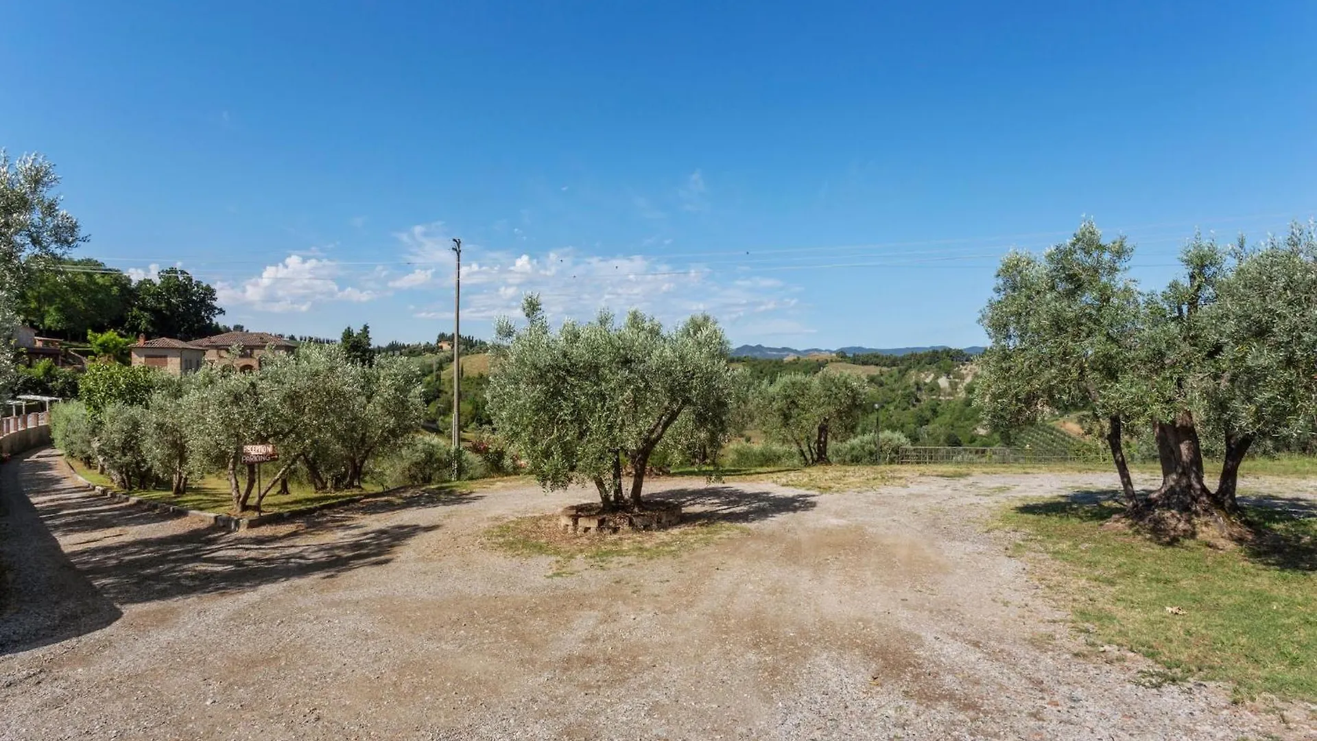 Lavish Holiday Home In Volterra With Pool