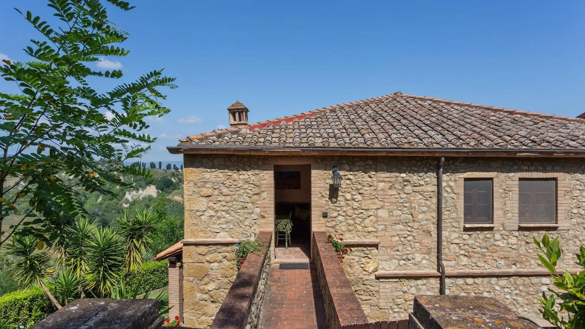 Lavish Holiday Home In Volterra With Pool Italy