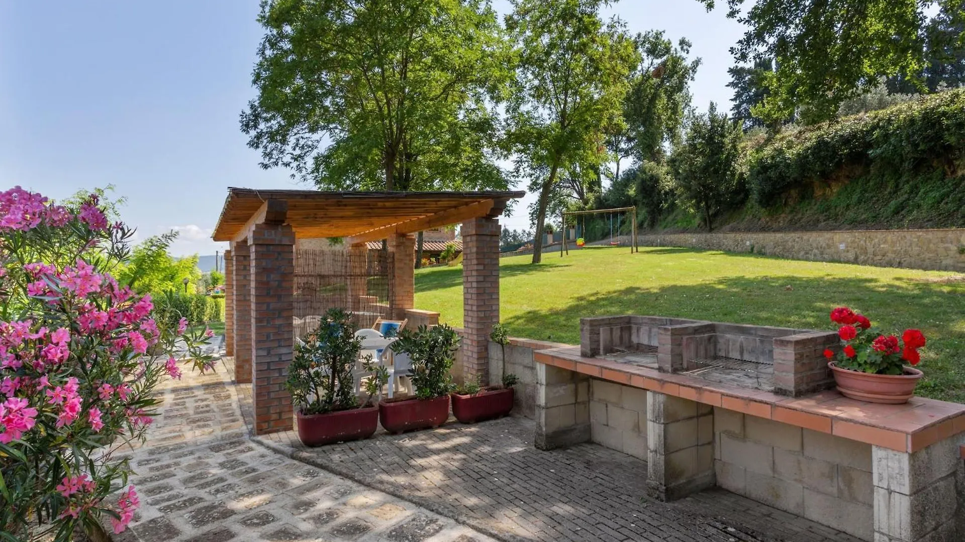 Lavish Holiday Home In Volterra With Pool