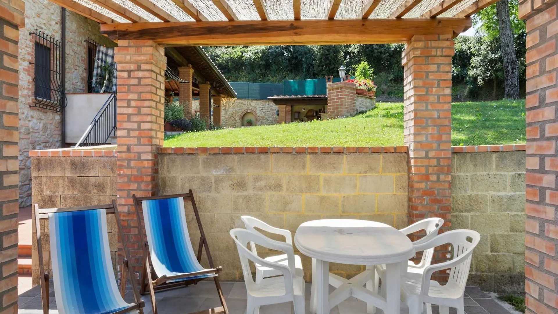 Lavish Holiday Home In Volterra With Pool Italy