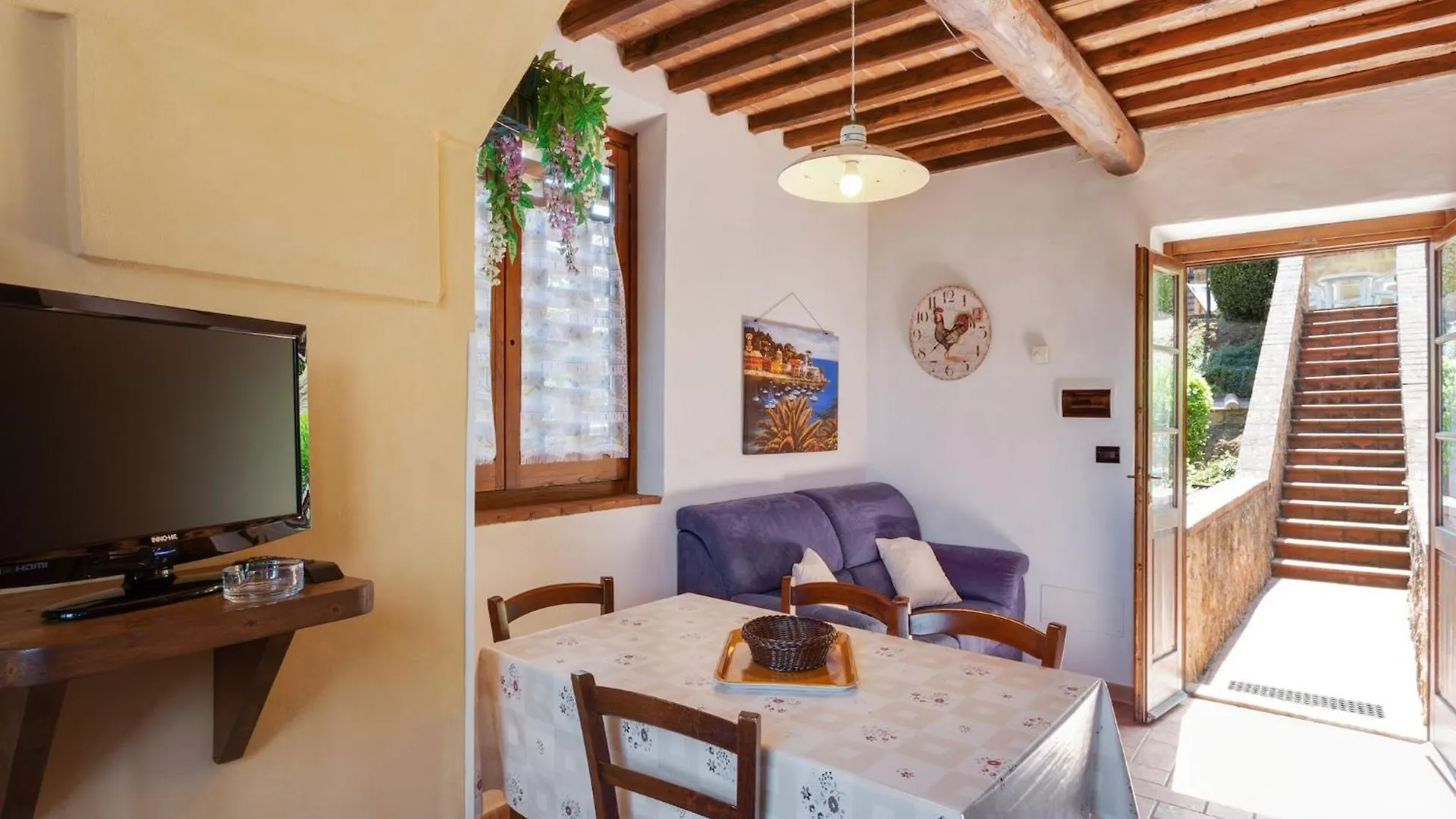 Lavish Holiday Home In Volterra With Pool