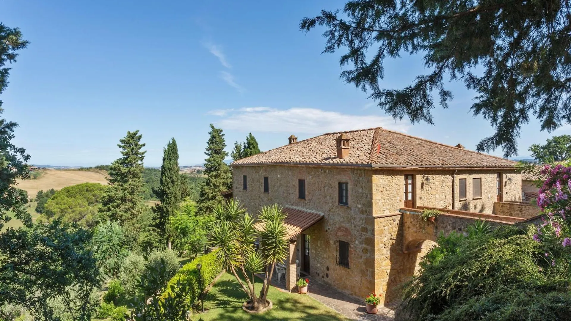 Lavish Holiday Home In Volterra With Pool