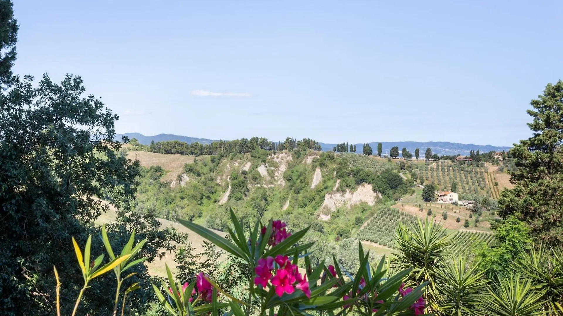 Lavish Holiday Home In Volterra With Pool Italy
