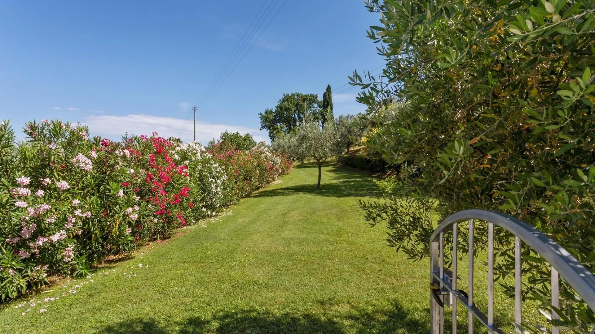 Lavish Holiday Home In Volterra With Pool Olaszország